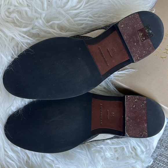 Burberry Shoes - Picture 3 of 10